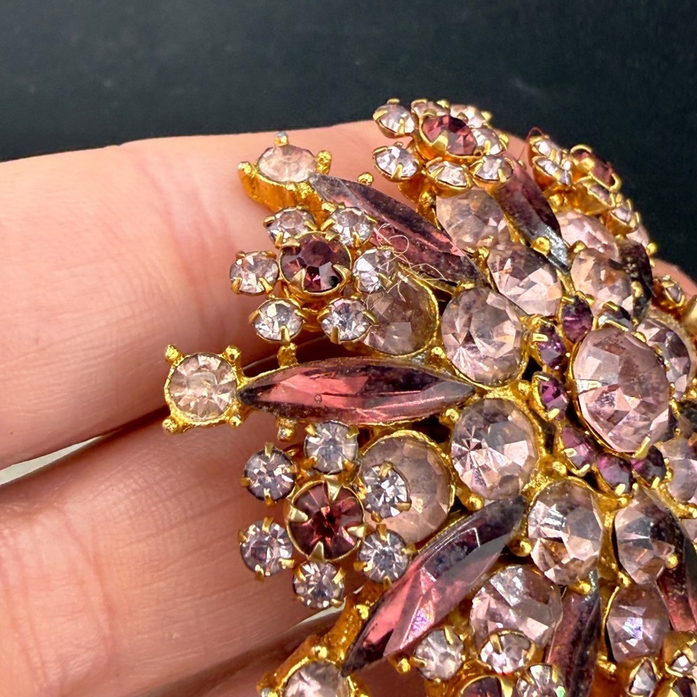 Vintage Rhinestone Brooch Purple Gold Tone Sparkle - Picture 5 of 12